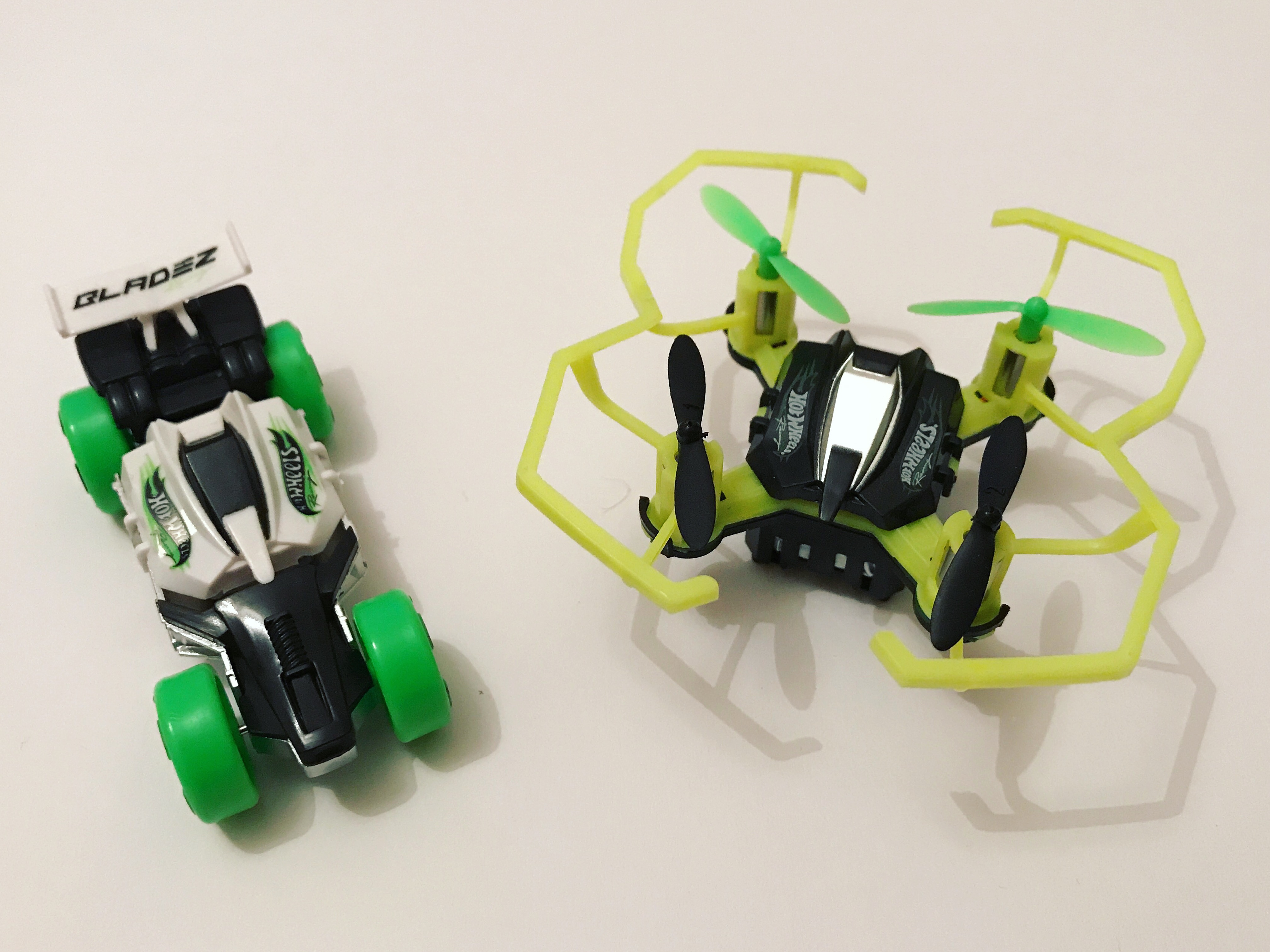 hot wheels drone racerz bladez vehicle set