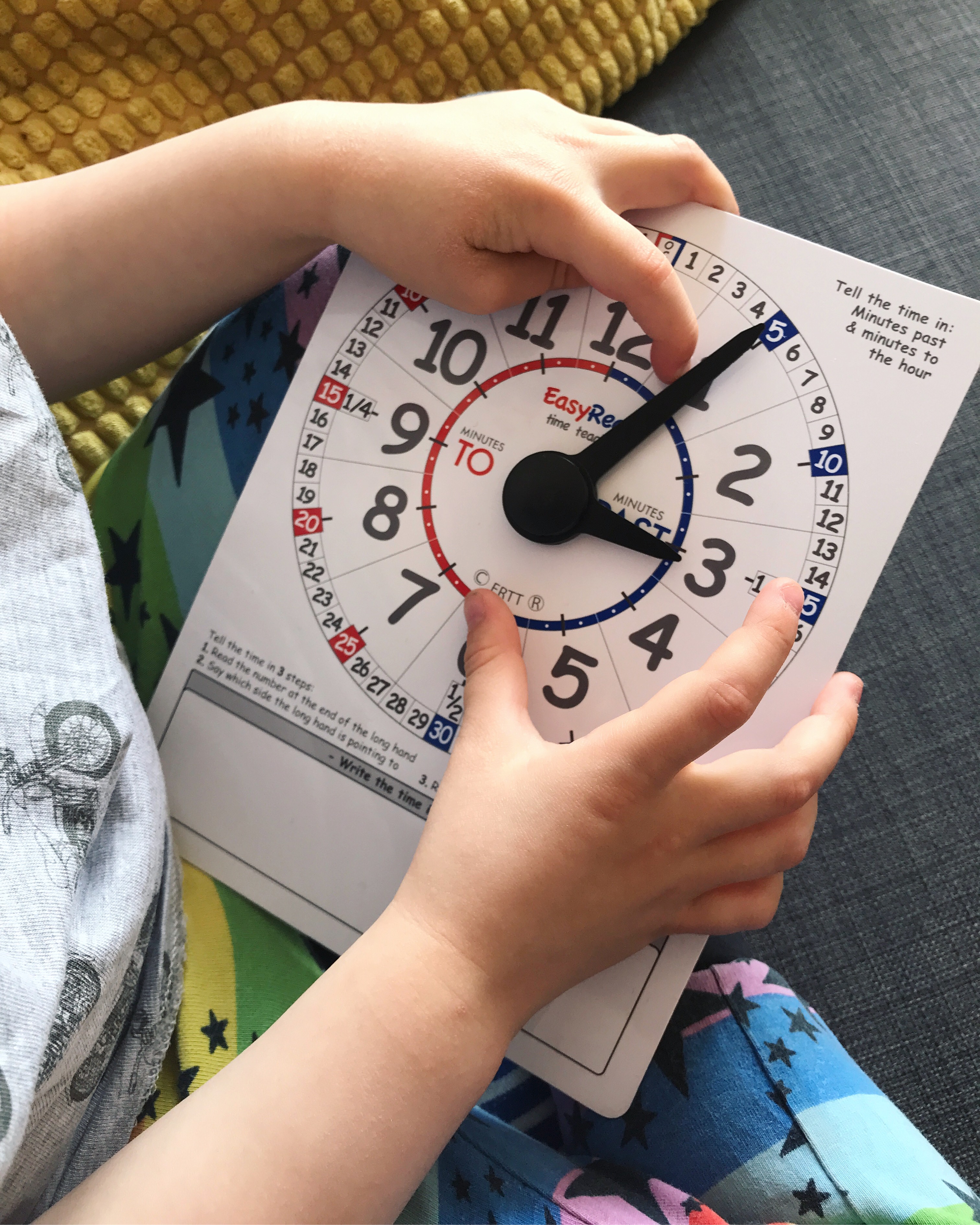 Tell the time in 3 simple steps - EasyRead Time Teacher