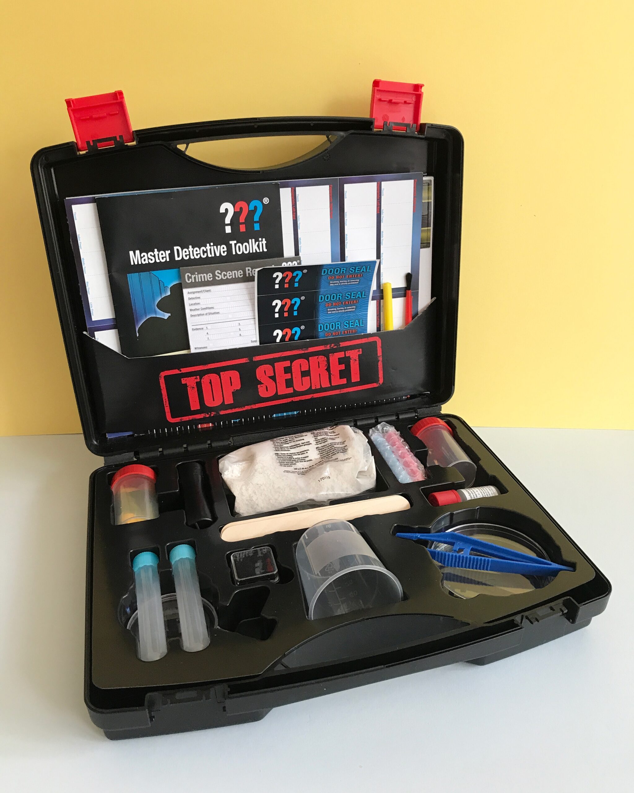 Master Detective Kit whats inside The Bear & The Fox