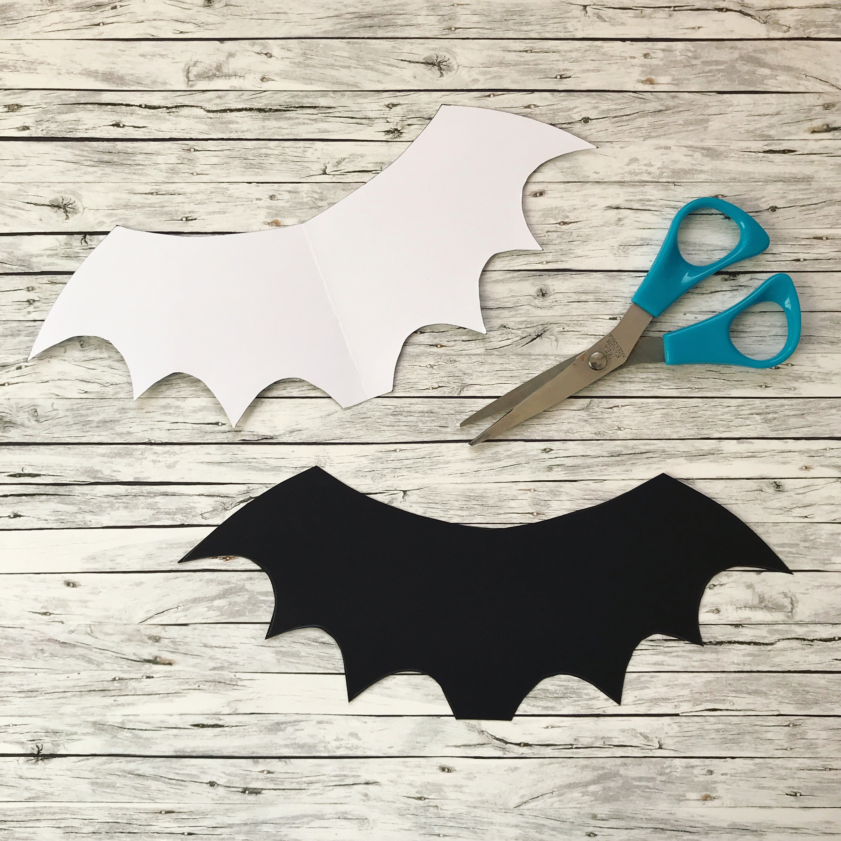 Cutting Paper Art Designs for Decoration for Halloween with scissors 🎃  Bats Vampires out of Paper 