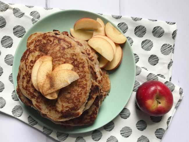 apple and cinnamon pancakes