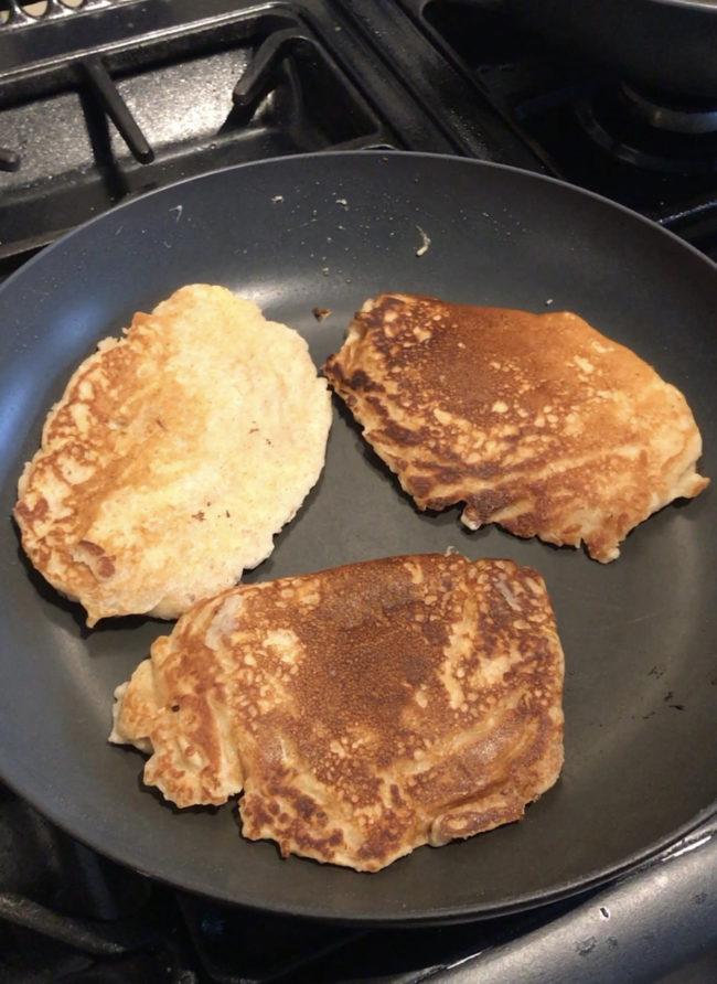 apple and cinnamon pancakes