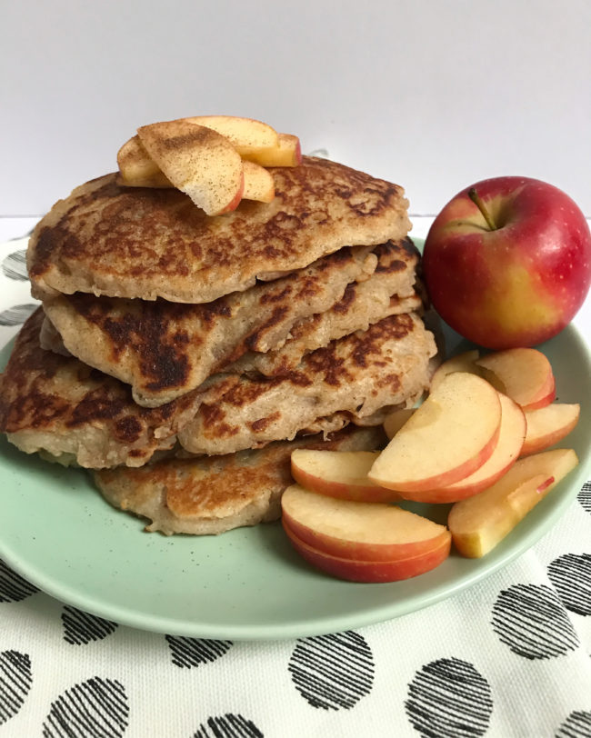 apple and cinnamon pancakes
