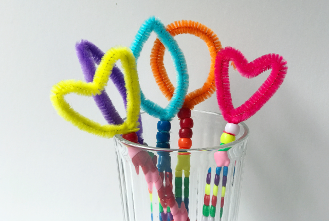 DIY Pipe Cleaner Bubble Wands