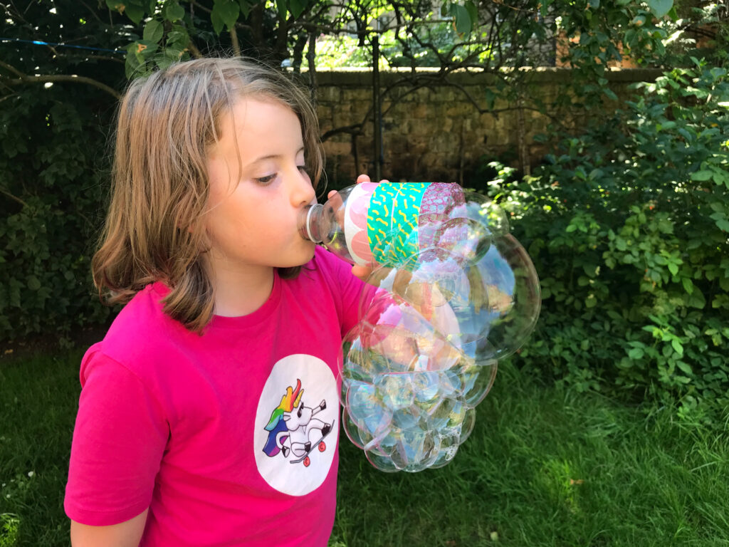 How to make a soap bubble gun, homemade bubble machine