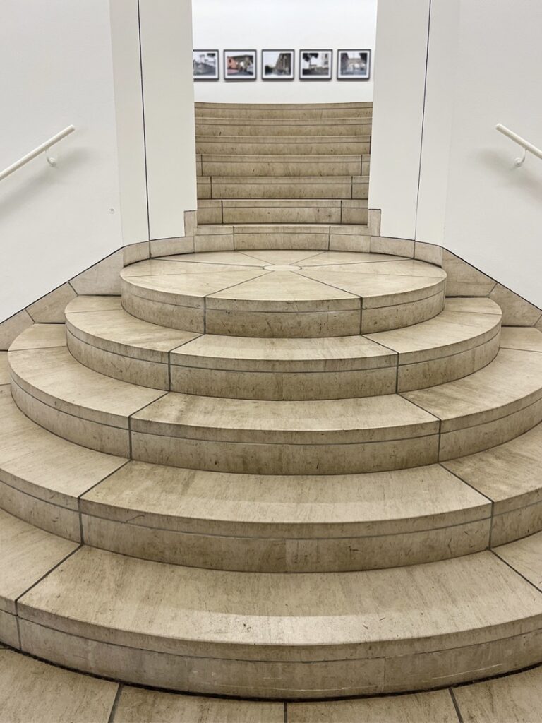 Von der Heydt Museum Wuppertal round stairs