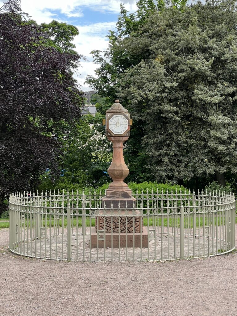 Inverleith Park sun dial