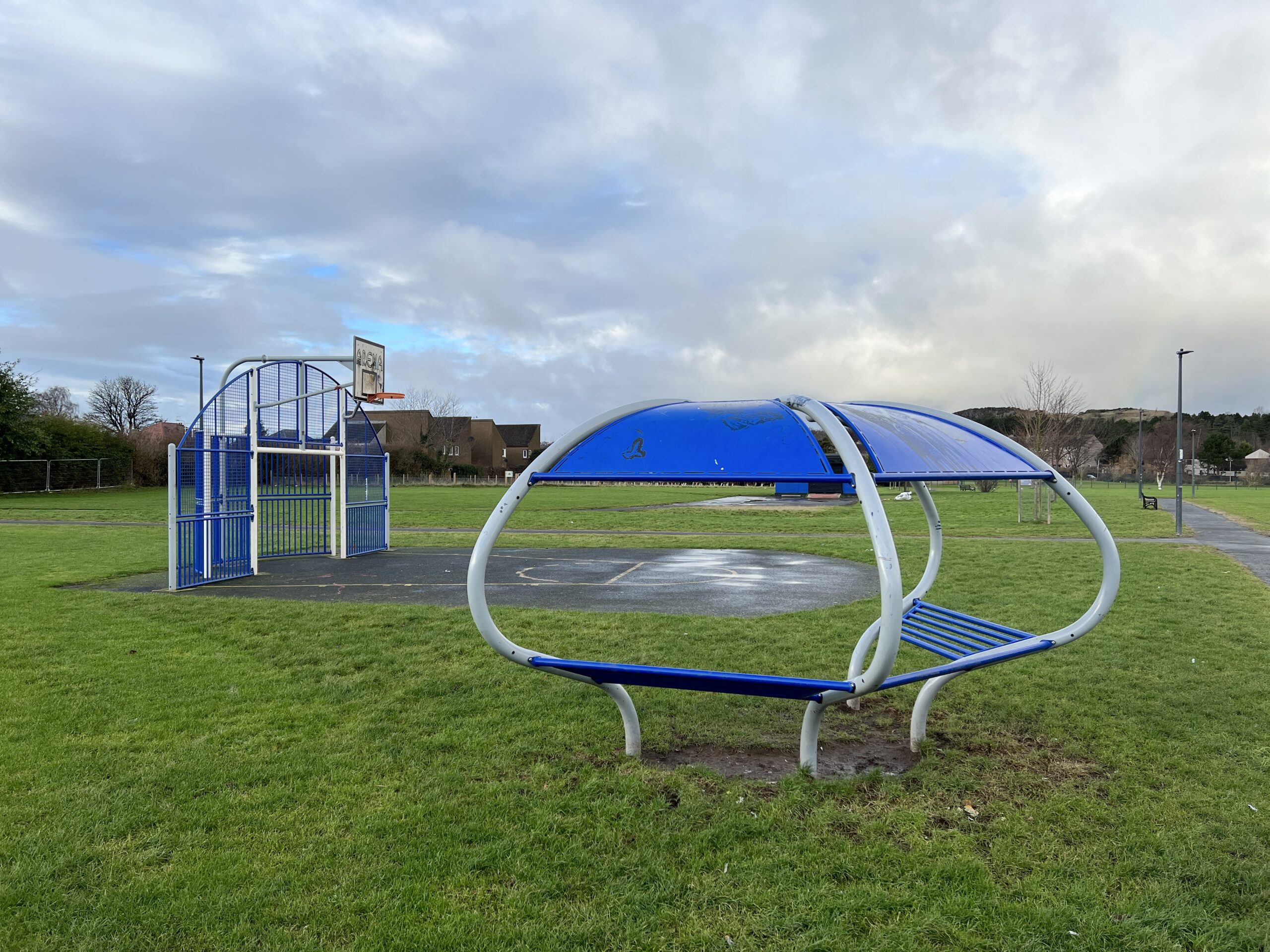 {Edinburgh} Colinton Mains Park Playground The Bear & The Fox